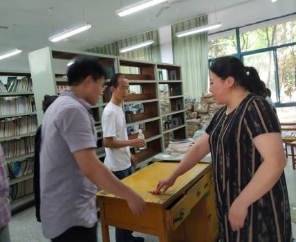 校圖書館做好搬家前的準備工作